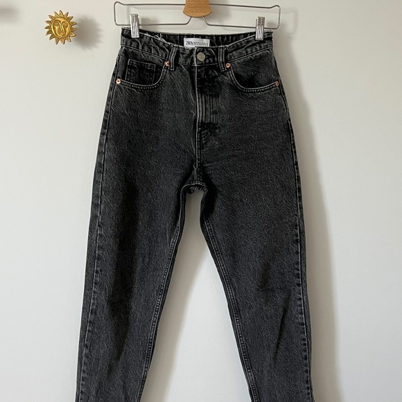 Zara - High-waisted mom jeans - Picture 1 of 3